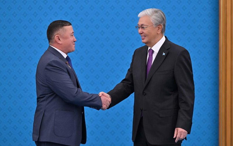 Президент ұстаздарды марапаттады