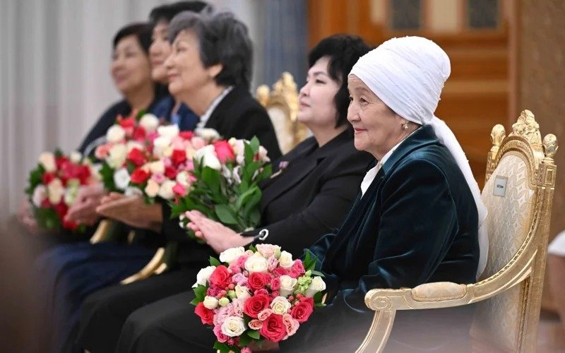 President congratulates Kazakhstani teachers on their professional holiday