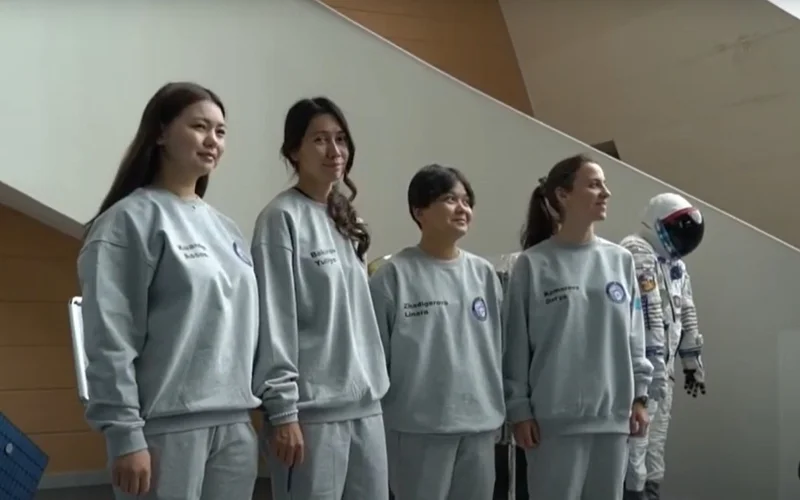 әйелдер экипажы