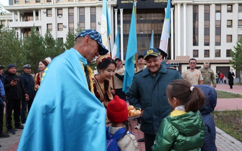 Қарулы күштердің әскери қызметшісі 600 шақырымдық супермарафонды еңсерді