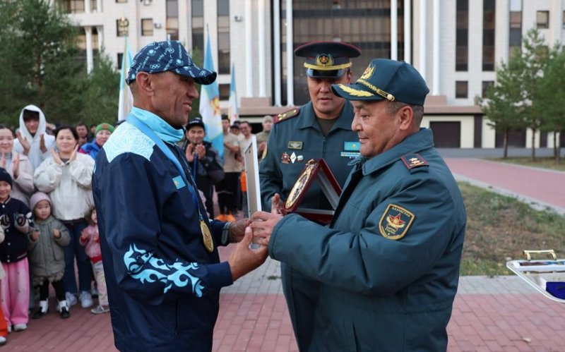 Қарулы күштердің әскери қызметшісі 600 шақырымдық супермарафонды еңсерді