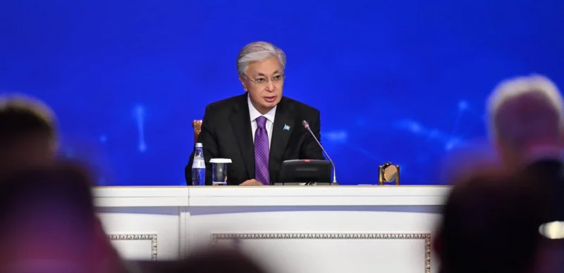 Президент білім саласында ЖИ қаупін қаперден шығармауды ескертті 