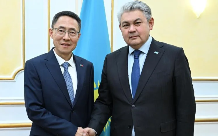 Ермек Көшербаев Қытай Халық Республикасының Қазақстандағы Елшісін қабылдады