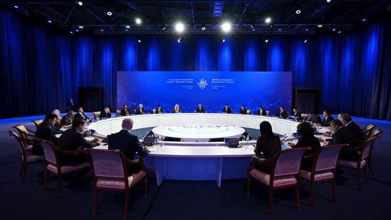 Каждый специалист должен владеть цифровыми навыками наряду с основной профессией &mdash; Президент Казахстана
