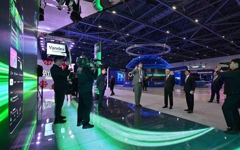 Head of State visits exhibition of digital solutions in Astana