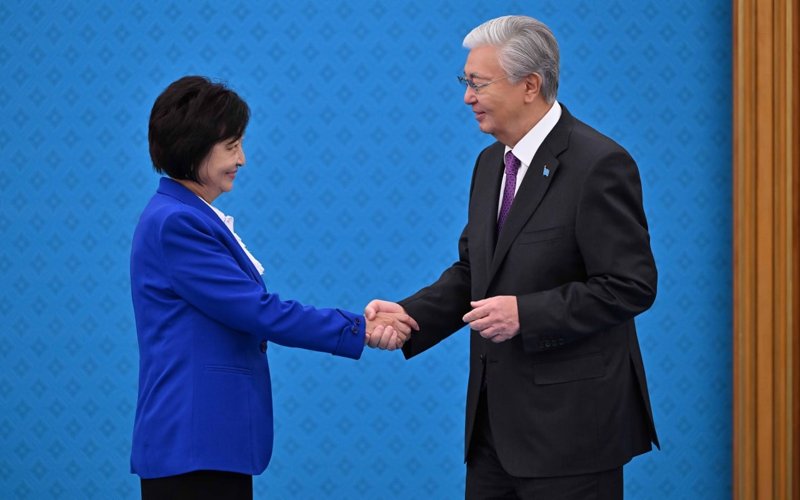 Президент ұстаздарды марапаттады