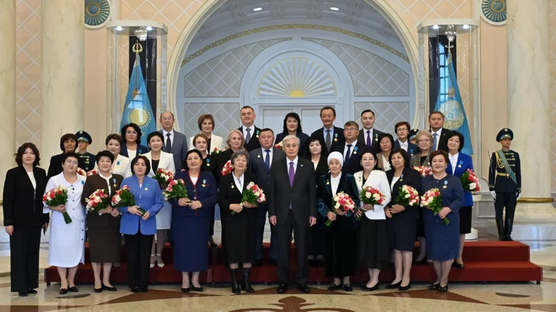 Prezıdent ustazdardy marapattady