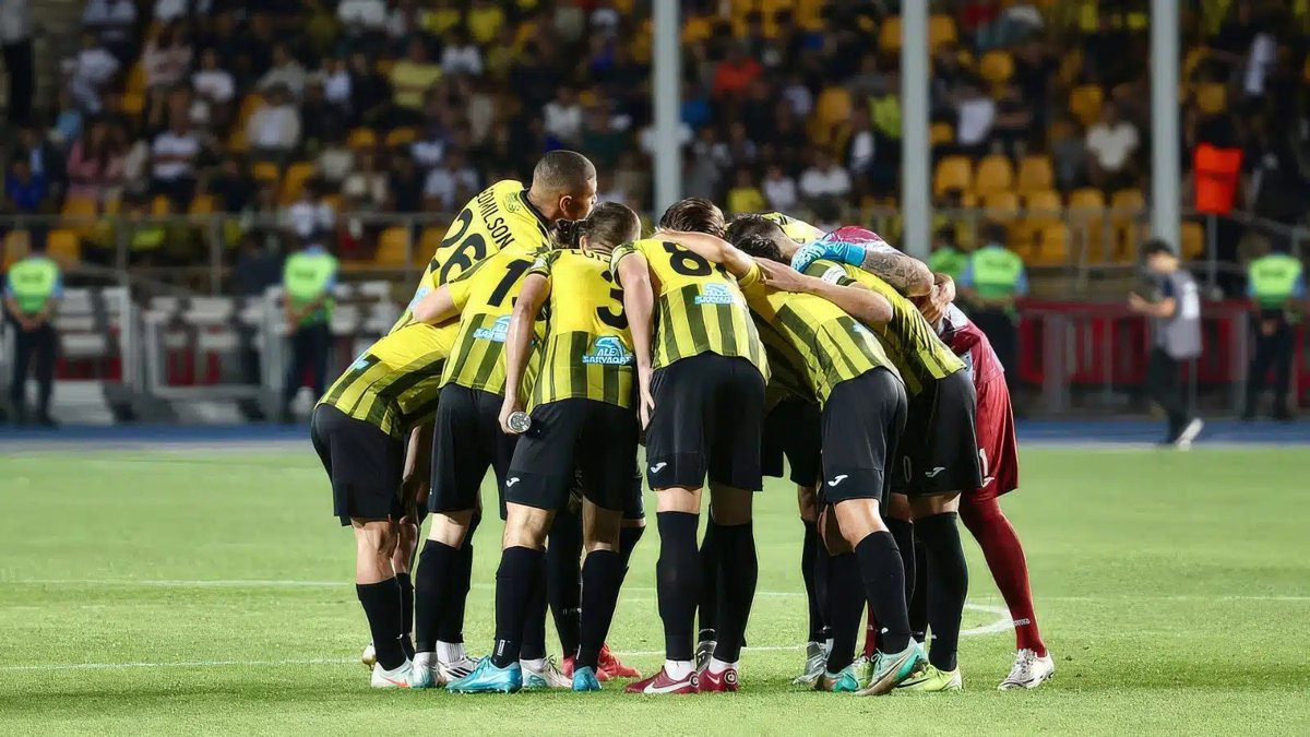 Гинекологтың кабинетінде жыныстық қатынасқа түскен қыздар Порно ұлы анасын туалетте трахает