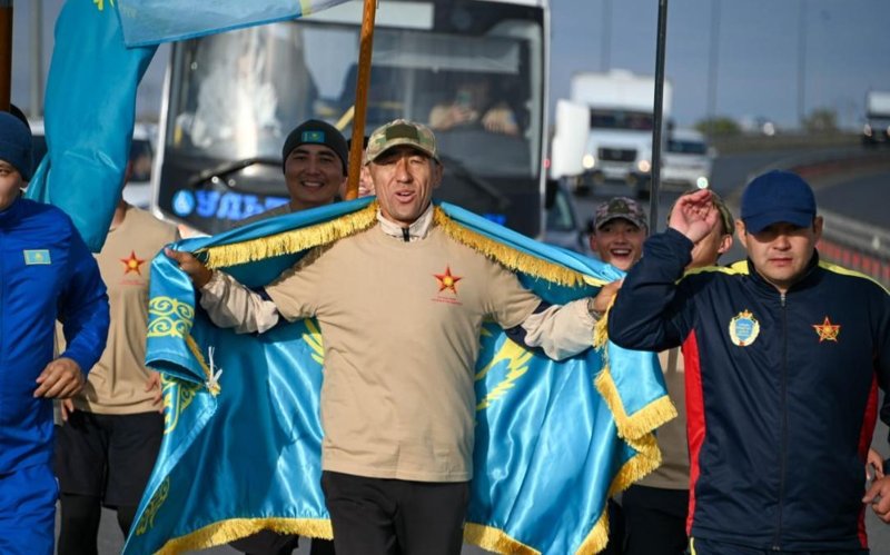 Қарулы күштердің әскери қызметшісі 600 шақырымдық супермарафонды еңсерді