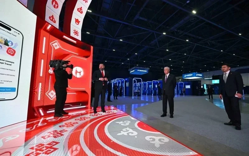 Head of State visits exhibition of digital solutions in Astana