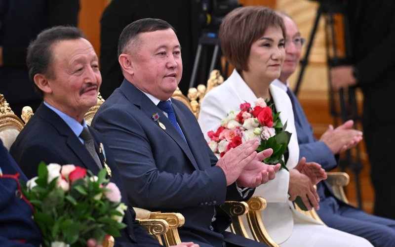 Касым-Жомарт Токаев поздравил педагогов с наступающим Днем учителя