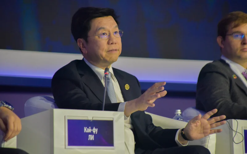 Через пять лет ИИ превзойдет 90% людей в 90% задач — Ли Кай-Фу