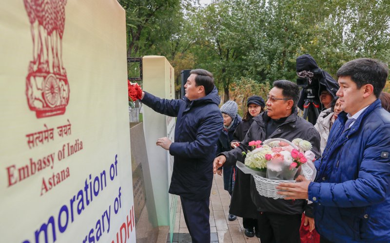 156-летие Махатмы Ганди отметили в Астане 156-летие Махатмы Ганди отметили в Астане