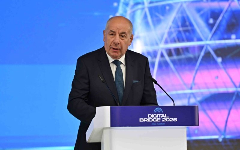 Президент Венгрии и Павел Дуров выступили на форуме Digital Bridge