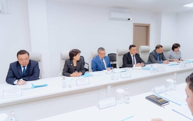 Абай облыстық сотында шартты түрде мерзімінен бұрын босату мәселелері талқыланды