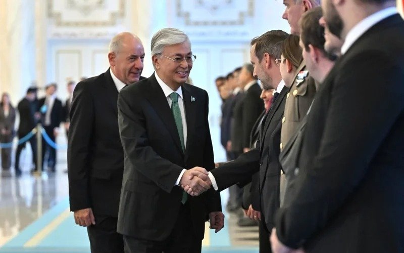 Hungarian President Tamás Sulyok receives grand welcome at Akorda Presidential Palace 