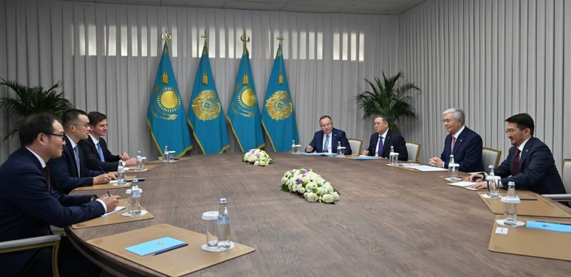 Глава государства встретился с основателем Binance Чанпэн Чжао