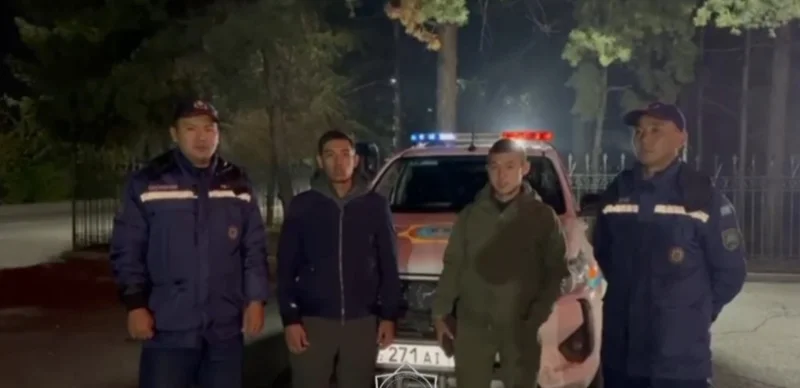 taýda qalǵan eki jasóspirimdi evakýatsııalady