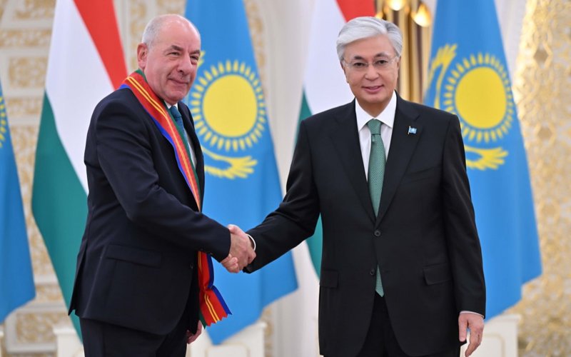 Касым-Жомарт Токаев наградил Президента Венгрии орденом «Достық» I степени