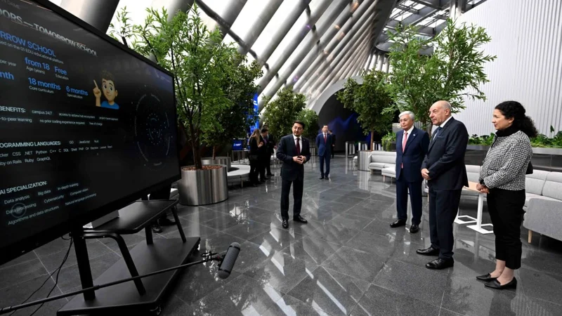 Президенты Казахстана и Венгрии посетили международный центр искусственного интеллекта Аlem.AI