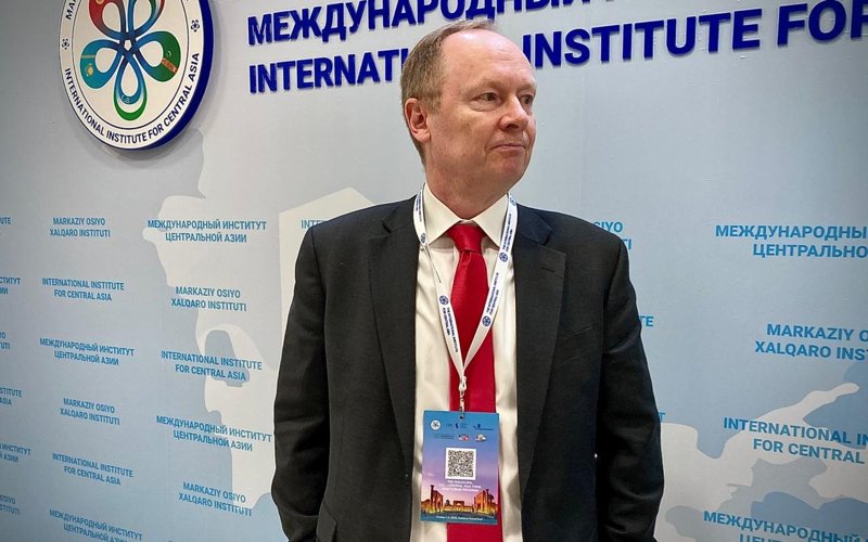 Майкл Кертис
