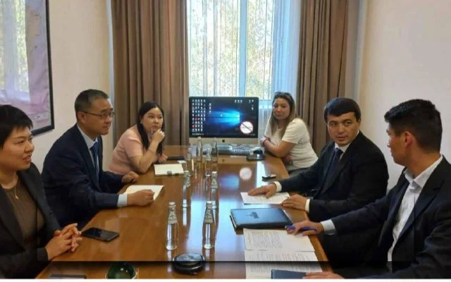 Azyq-túlik korporatsııasy Qytaımen tsıfrlyq arnalardy iske qosý úshin kelissóz júrgizip jatyr