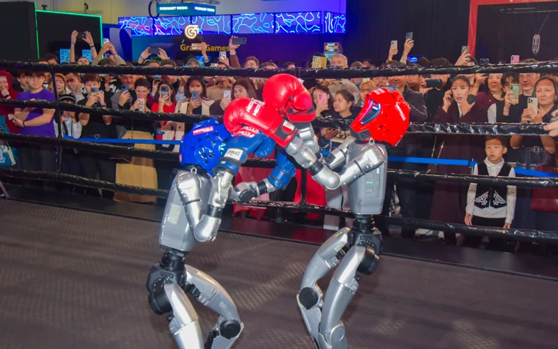 Robots, boxing, technology