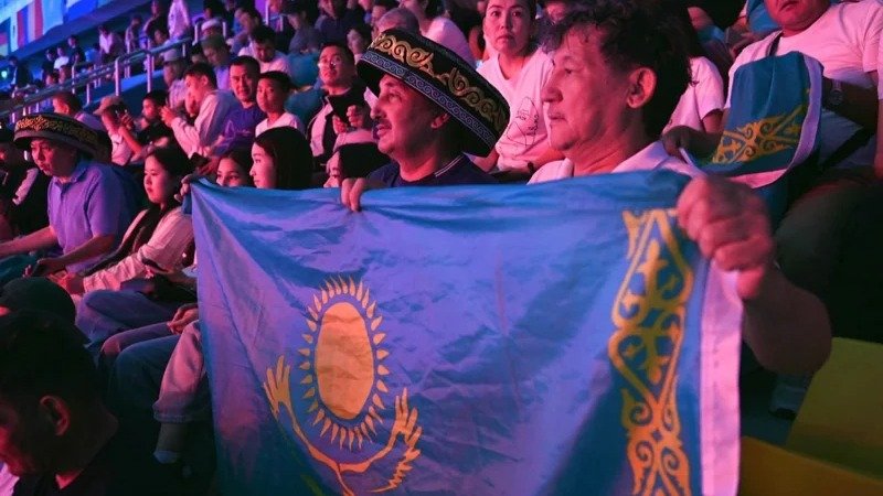 观看比赛的观众 观看比赛的观众