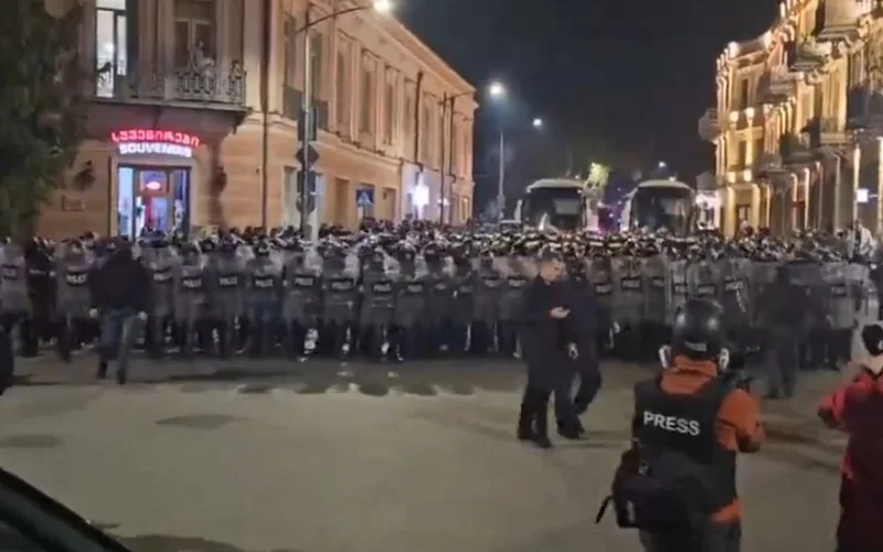 14 полицейских пострадали в ходе беспорядков в Тбилиси