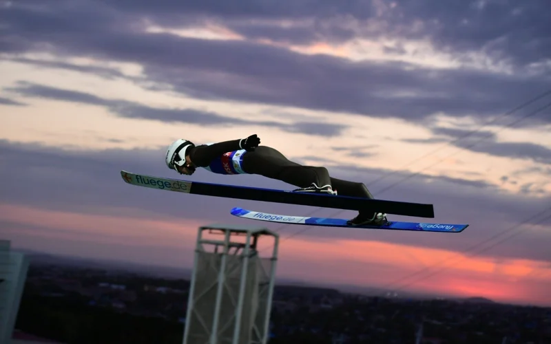 Прыжки на лыжах с трамплина: Казахстан завоевал две медали в Польше