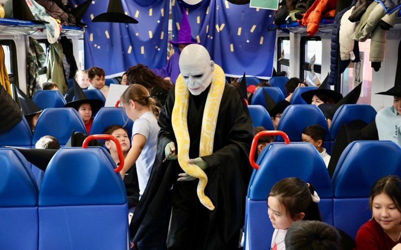 Более 300 человек стали пассажирами первого «Поезда Поттера» в Казахстане