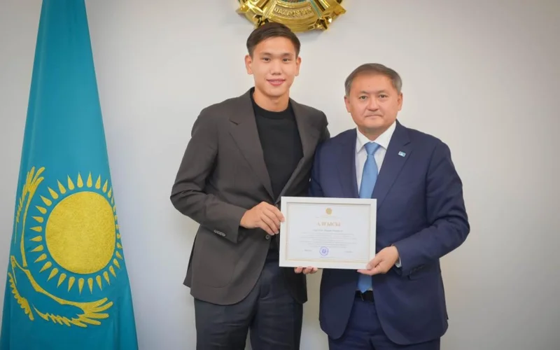 Қақпашы Шерхан Қалмұрзаға ректорлық білім беру гранты берілді