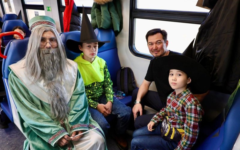 Более 300 человек стали пассажирами первого «Поезда Поттера» в Казахстане