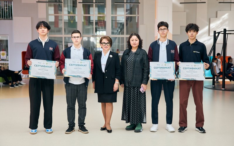 Т17 talented students from Kazakhstan awarded IB Scholarships