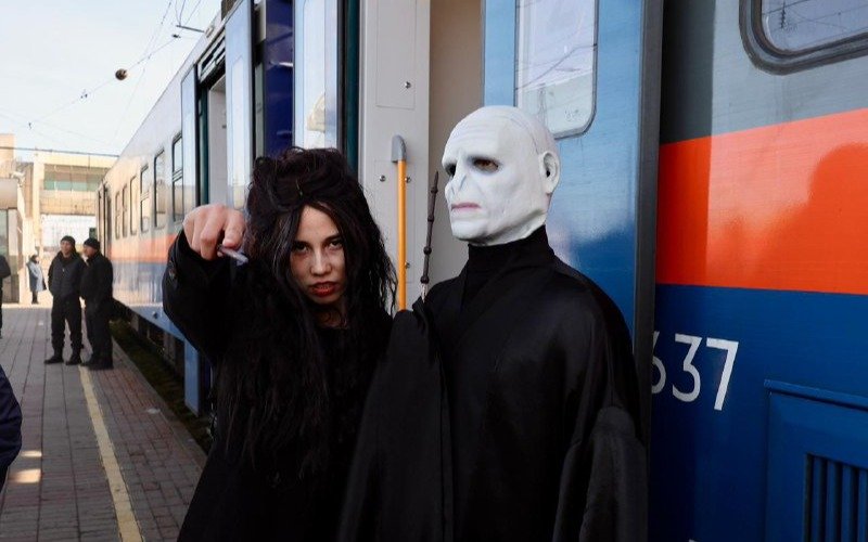 Более 300 человек стали пассажирами первого «Поезда Поттера» в Казахстане