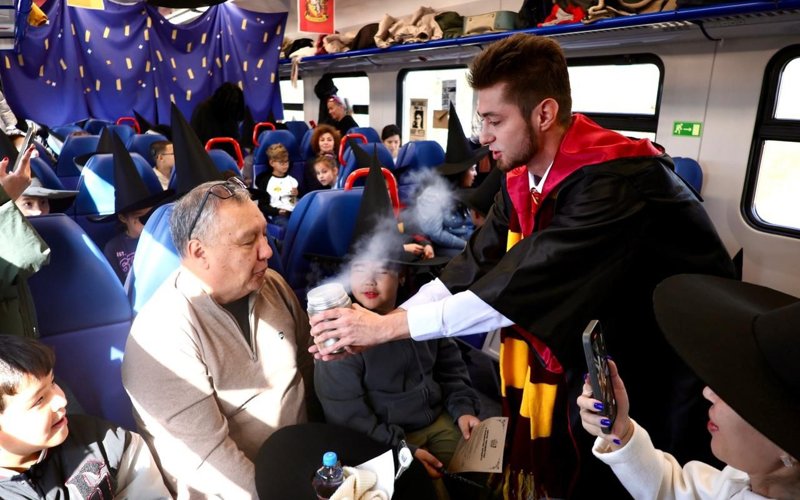 Более 300 человек стали пассажирами первого «Поезда Поттера» в Казахстане