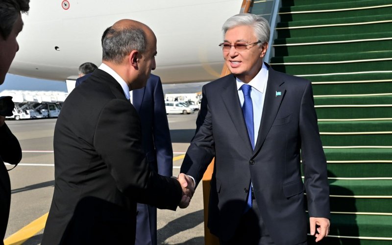 Касым-Жомарт Токаев прибыл в Азербайджан п