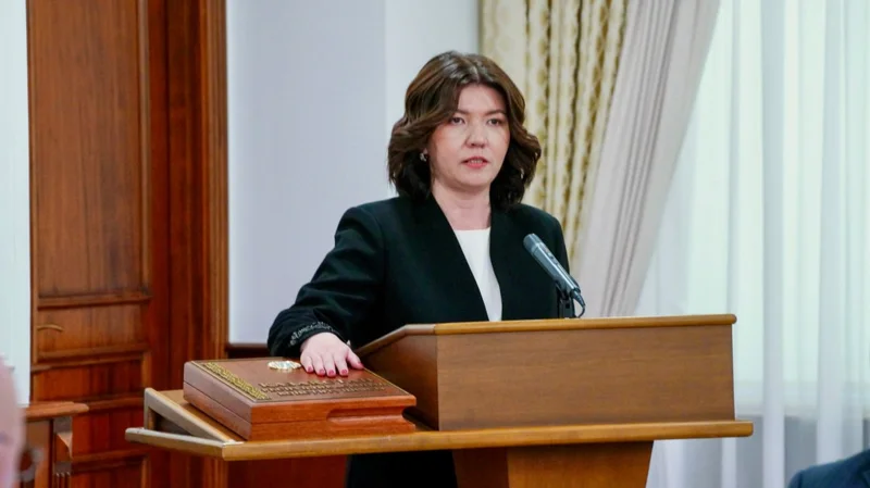 Новый министр просвещения принесла присягу в Правительстве РК