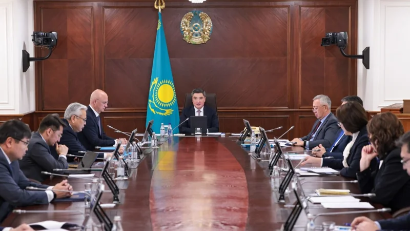 Премьер-министр Олжас Бектенов ненадолго покинул заседание Правительства
