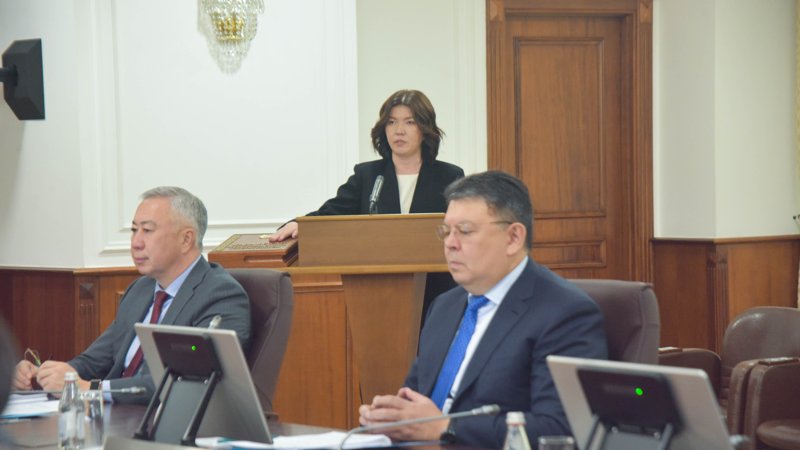 Жұлдыз Сүлейменова ант берді Жұлдыз Сүлейменова ант берді