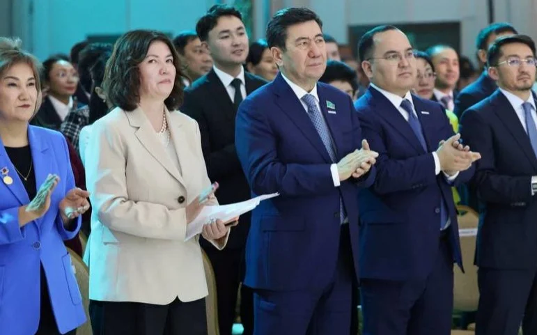 Мұғалім Talks» партии «AMANAT». 