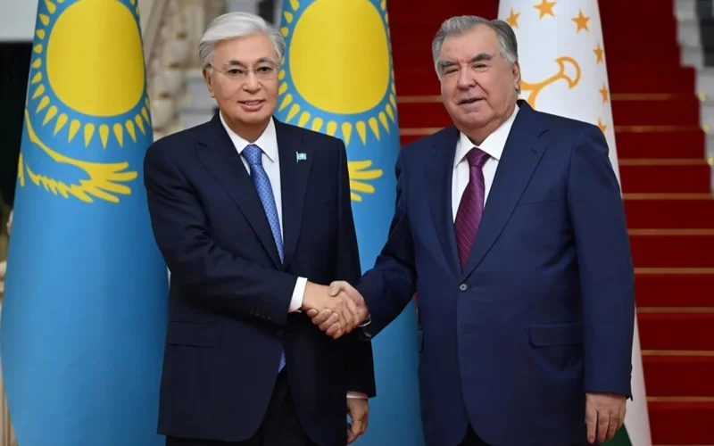 Kassym-Jomart Tokayev meets with Tajik President Emomali Rahmon