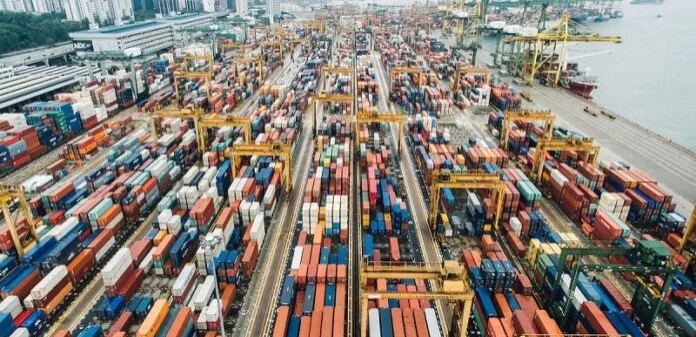 Germany's exports fell 0.5%, imports by 1.3% in Aug