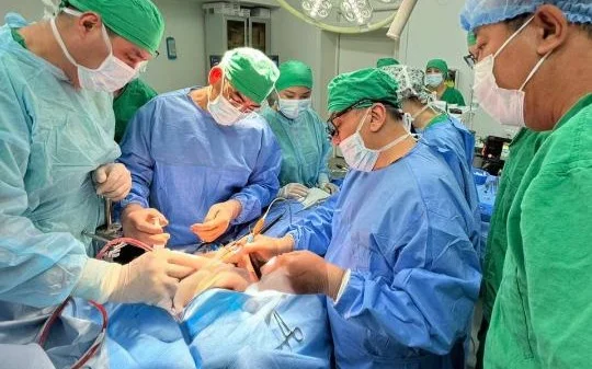 Сын стал донором печени для мужчины в Туркестанской области