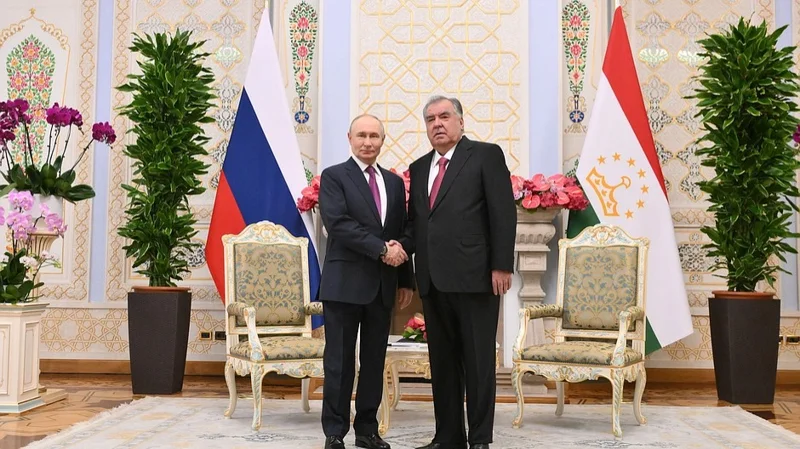 Tajikistan, Russia maintain active political dialogue, Rahmon says at meeting with Putin