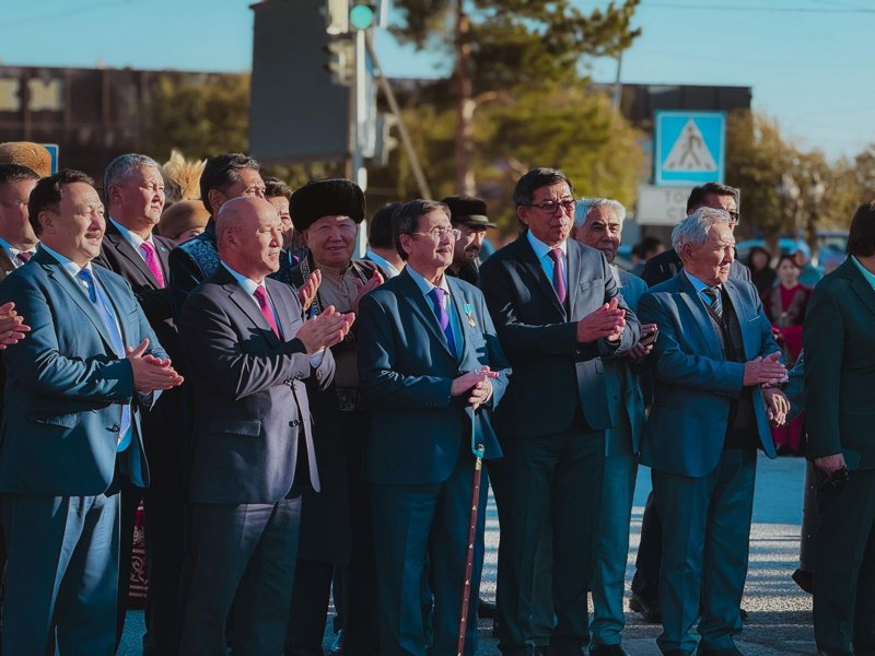 Ulytaý oblysynda Qaırat Baıbosynovtyń 75 jyldyq mereıtoıy toılandy Ulytaý oblysynda Qaırat Baıbosynovtyń 75 jyldyq mereıtoıy toılandy