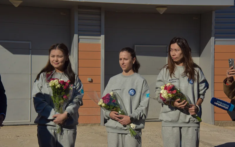 Женский экипаж космического проекта «SANA-1» встретили после изоляции в Астане