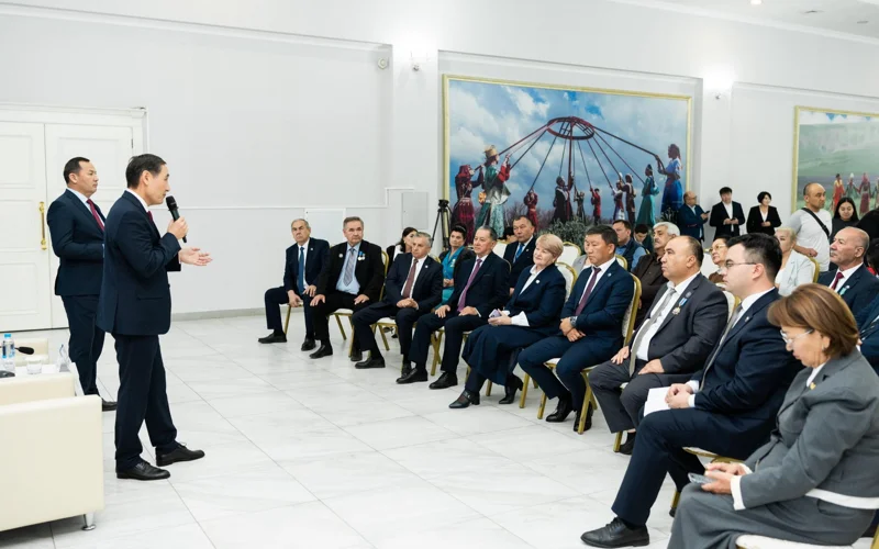 Letitbit порно видео Жалаңаш қыздар және күлкілі