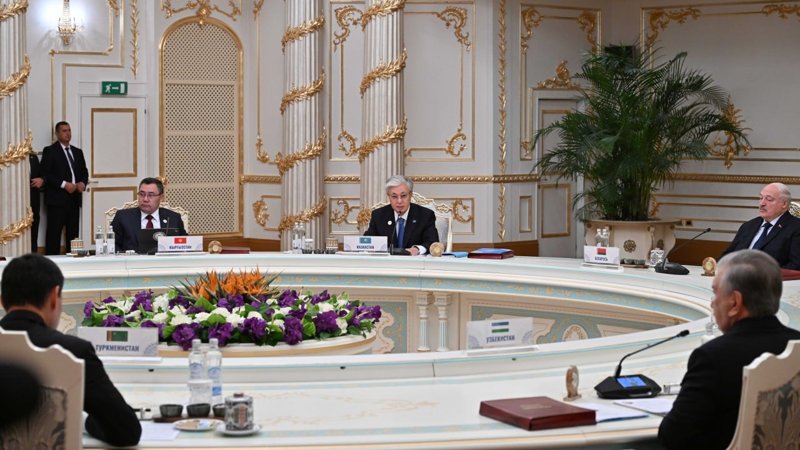 ТМД мемлекеттері басшылары кеңесінің отырысы ТМД мемлекеттері басшылары кеңесінің отырысы