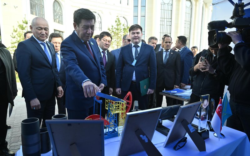 Qoshanov: Bizdiń strategııalyq maqsatymyz – shıkizatqa táýeldilikten arylý Qoshanov: Bizdiń strategııalyq maqsatymyz – shıkizatqa táýeldilikten arylý
